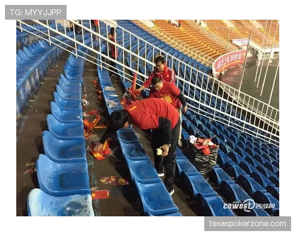 特写:尼斯俱乐部残疾球迷专属看台改造完成后的首个比赛日 特写:尼斯俱乐部残疾球迷专属看台改造完成后的首个比赛日